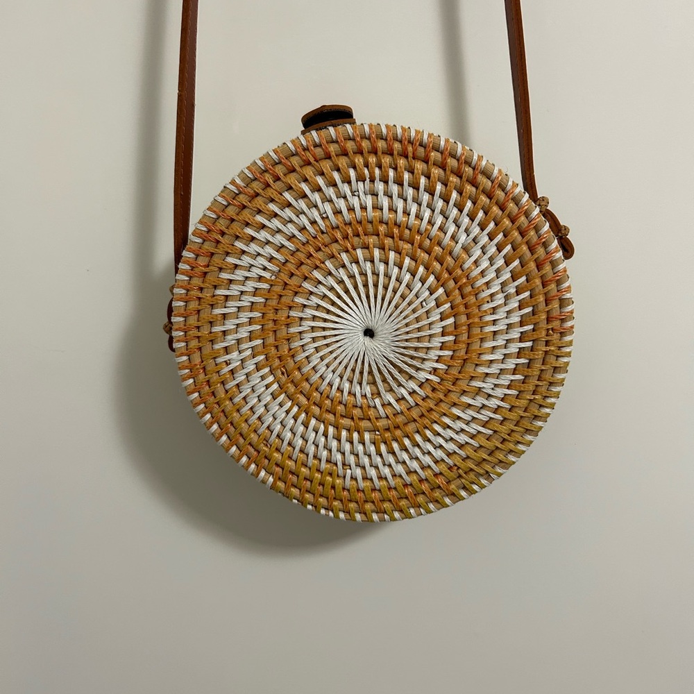 Round Rattan Crossbody Bag Woven Straw Bali Style Boho Summer Purse - Picture 5 of 6